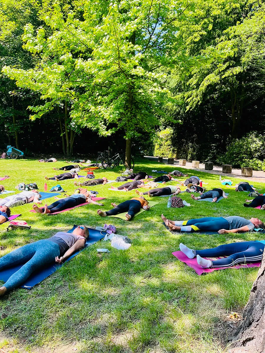 Meine Yogaliebe Charity-Yoga für die Gastkirche
